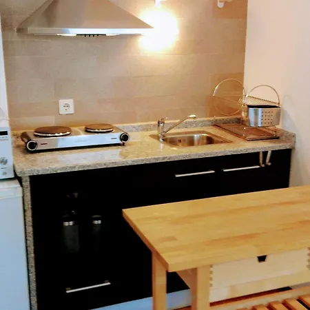 Quiet Studio City Center Apartment
