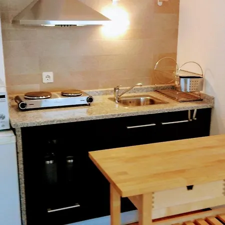 Quiet Studio City Center Apartment *